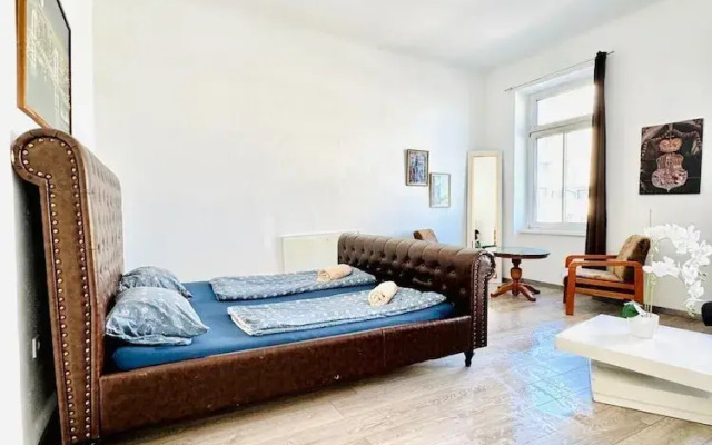 Welcoming Studio Stay Near FAC Platz