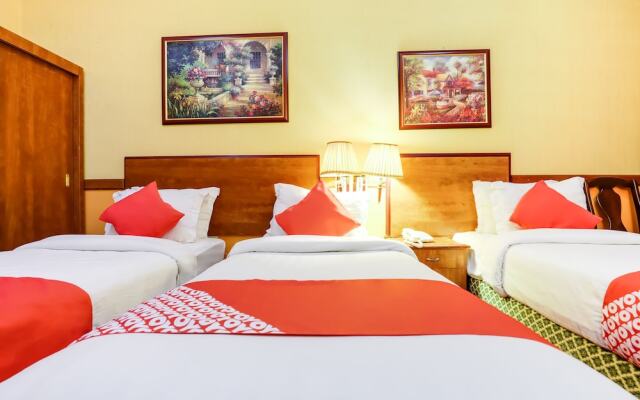 Middle East Hotel by OYO Rooms