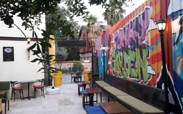 Funky Monkey Hostel & Pub Antalya - Adults Only