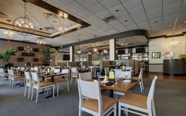 Holiday Inn Westbury - Long Island by IHG