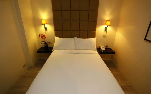 The Oracle Hotel & Residences