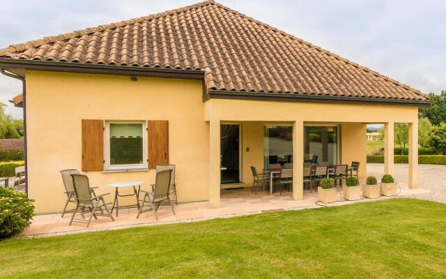 Modern Holiday Home in Aquitaine