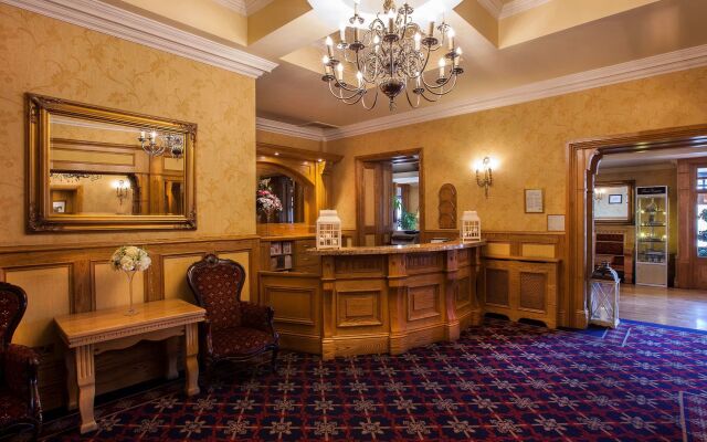 Castle Arch Hotel
