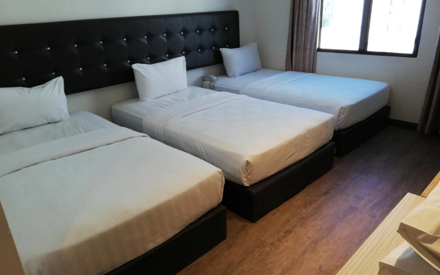 Ease Hotel