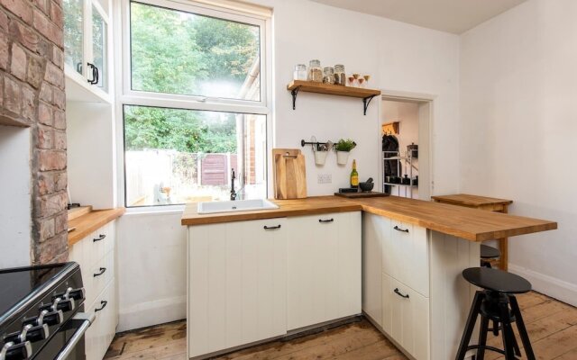 Cosy And Family Friendly Home In Greater Manchester