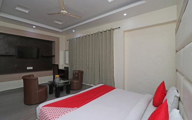 Hotel Kings by OYO Rooms