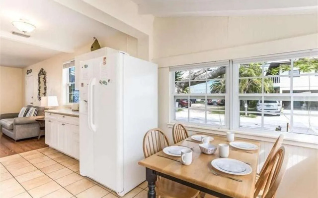 Violetta 3 Bedroom Home by RedAwning