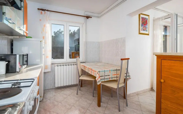 Amazing Home in Kapelica With Wifi and 2 Bedrooms