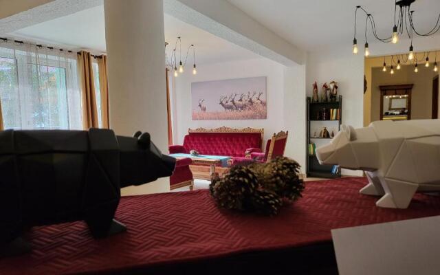 Tache Villa 1
