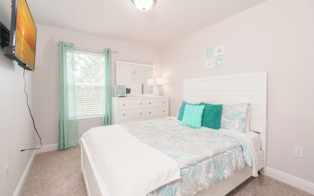 Pride of PCB Modern Townhome With Pool