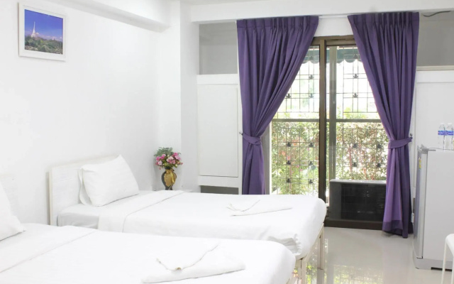 Thanyachatra Boutique.