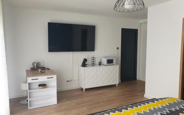 La Suite De La Route Des Chateaux