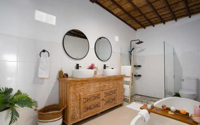 Villa Greentree Nusa Dua – Bathroom – Benoa