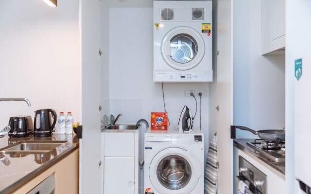 Airtrip Apartment on Manning St