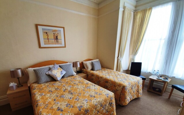 Cleve Court Hotel