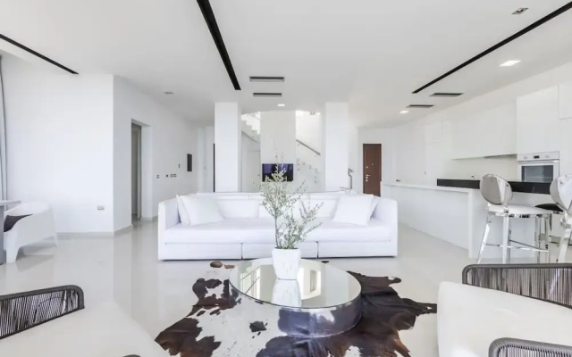 Villa Belle Azure Amazing Sea Views in Dh rmi