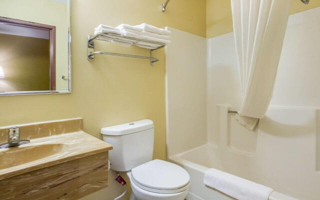 Econo Lodge Lansing - Leavenworth