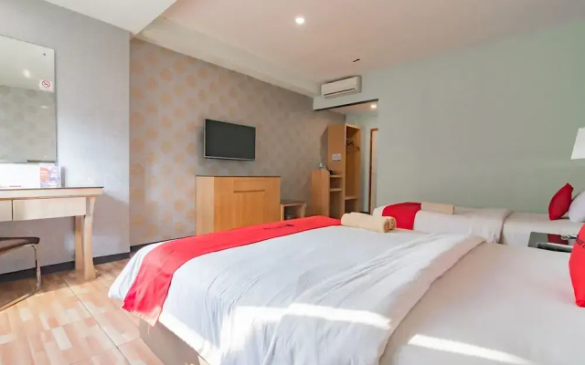 RedDoorz Premium near Bandung Station
