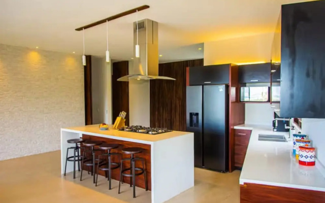 Luxury 4BR Villa with Pool