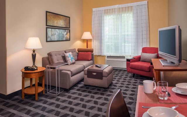 Towneplace Suites by Marriott Clinton at Joint Base Andrews