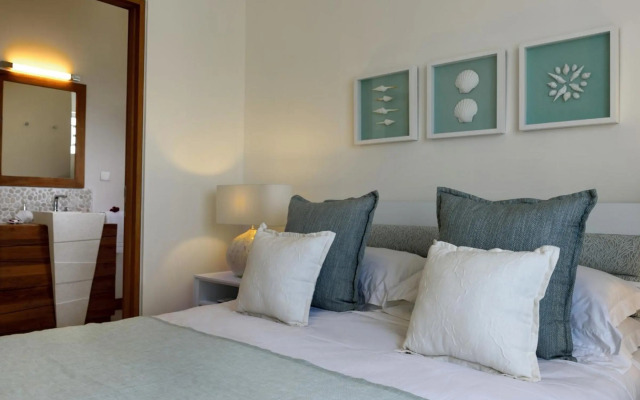 Myra Seafront Suites with Lov