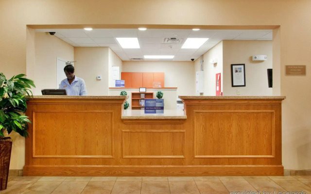 Candlewood Suites Norfolk Airport by IHG