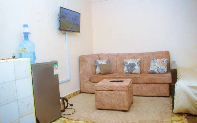 Airport Transit Studio Apartments