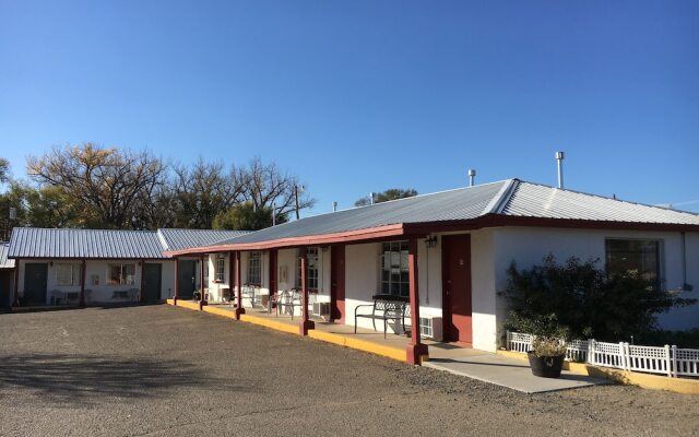 Kim's Oasis Motel