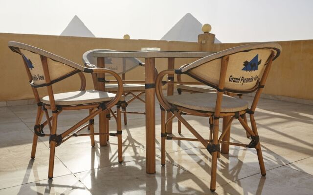 Grand Pyramids View Guesthouse