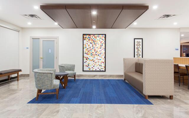 Holiday Inn Express & Suites Mississauga-Toronto Southwest by IHG
