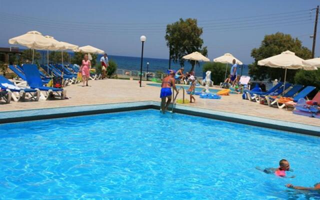 Cretan Filoxenia Beach Hotel