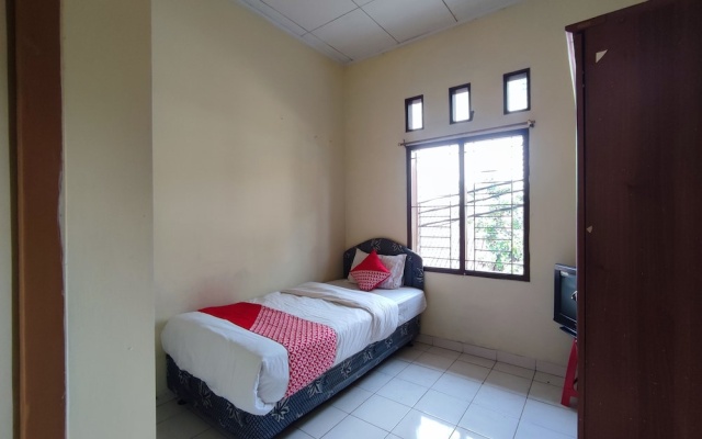 Spot on 92645 Nita Residence Syariah – Guest Rooms – Depok