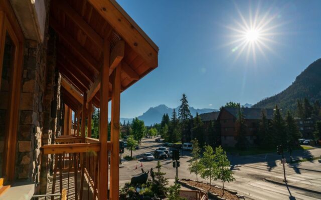 Moose Hotel And Suites
