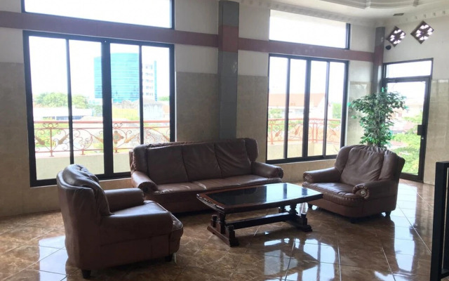 OYO 1918 Hotel Sera Indah