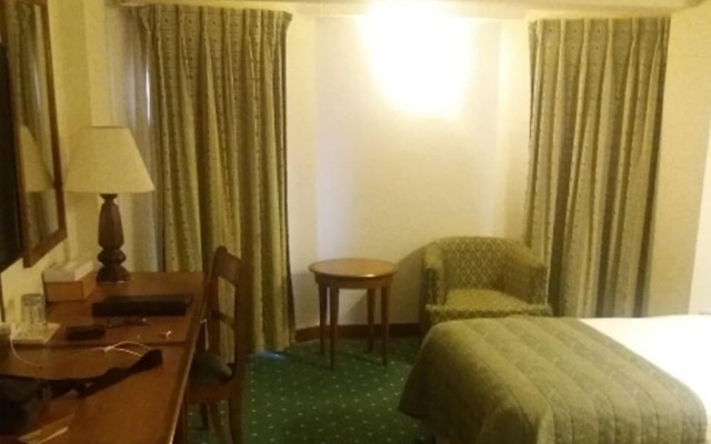 Embassy Inn Hotel Karachi