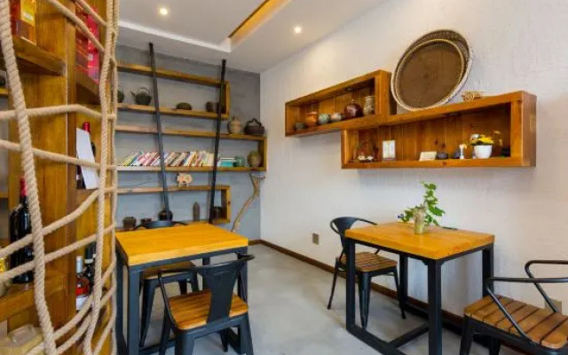 Stream Banks Private Hostel