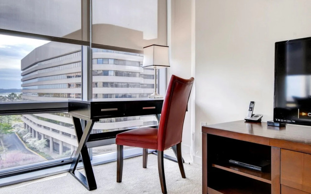 Bluebird Suites near National Airport