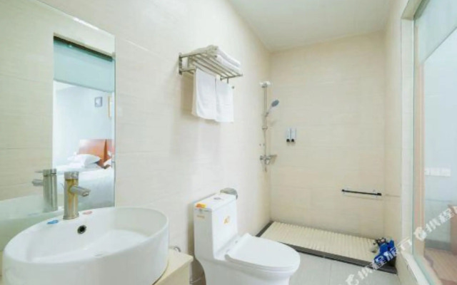 Jijia Hotel (Foshan Pingzhouyuqi Jie)