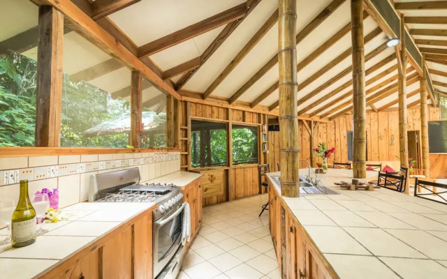 Finca Bellavista Treehouse Community