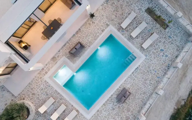 Villa Ida With Pool in Kamilari