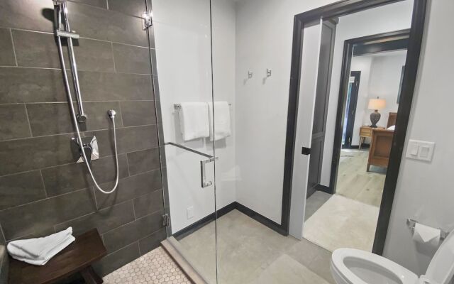 Woodside 207 4 Bedroom Home by RedAwning