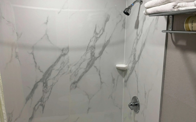 Super 8 Springfield North I-44