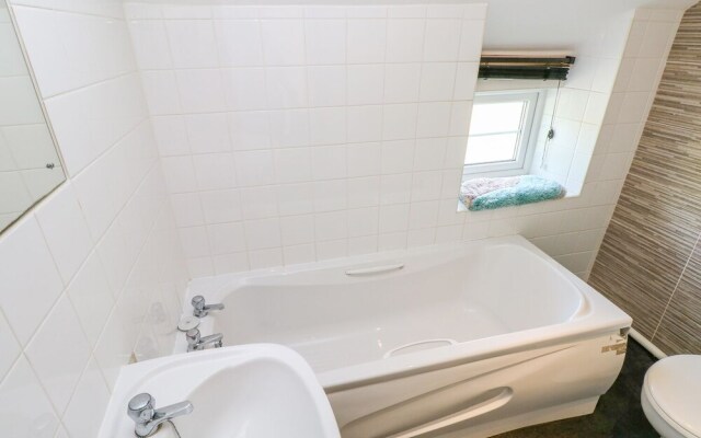 Vineyard Vale 8