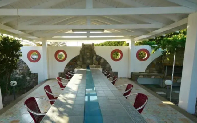 Reina XIV Beach House
