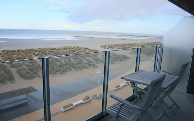 Apartment in Nieuwpoort With Terrace