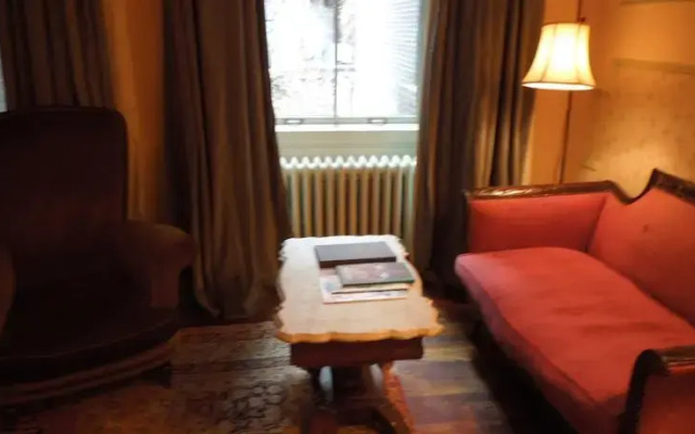 Lafayette House