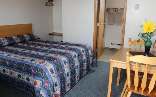 Lakehead Motel