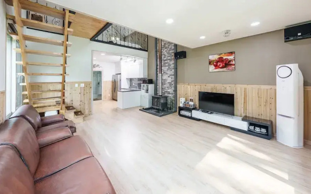 Gapyeong On The Hill Pool Villa