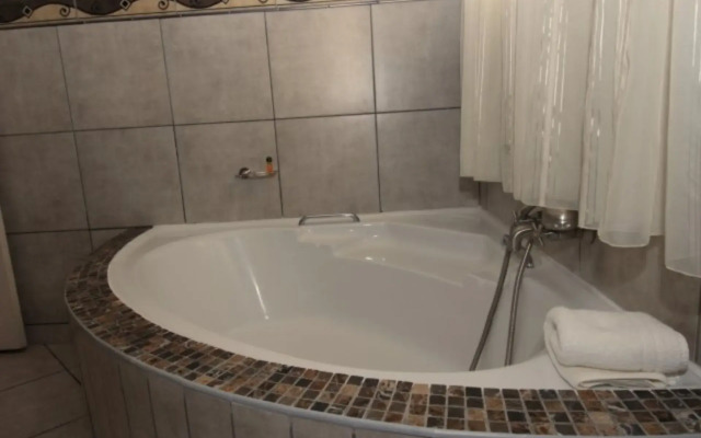 Ya Rena Guesthouse