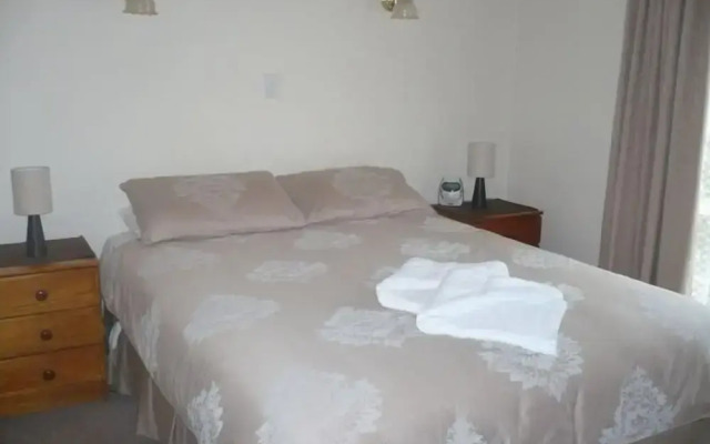 Parklake Holiday Units